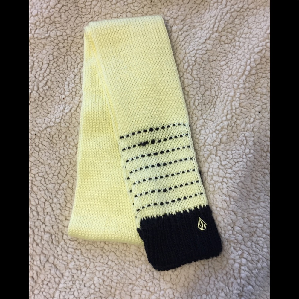 Volcom scarf